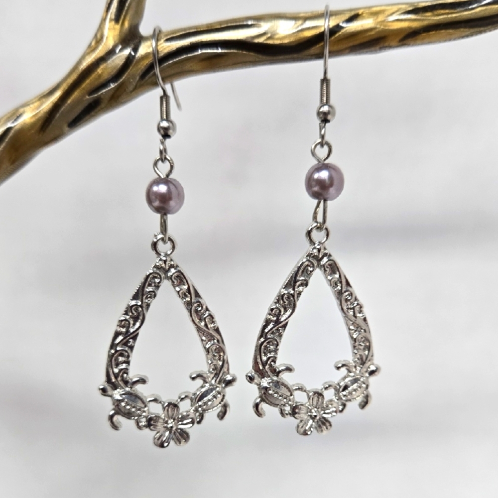 Silvertone Scrolling w/2 Honu & Flower & Faux Black Pearl Design EUC 2.5" Drop